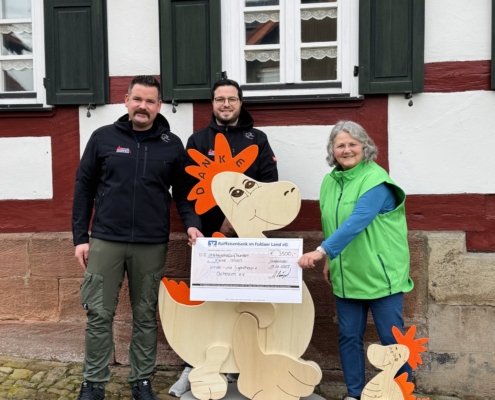 Foto_FFW_Spendenübergabe Kleine Helden